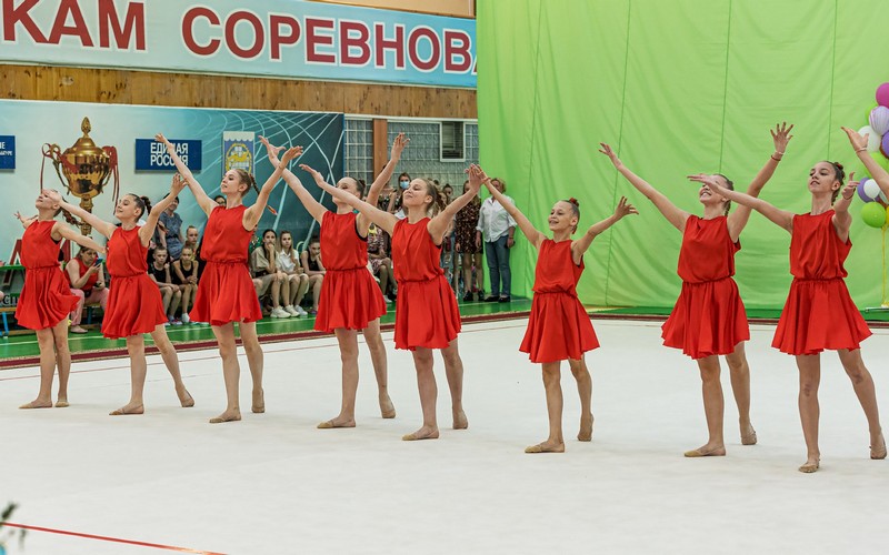 Юные гимнастки из уральских городов вновь встретились в Озерске