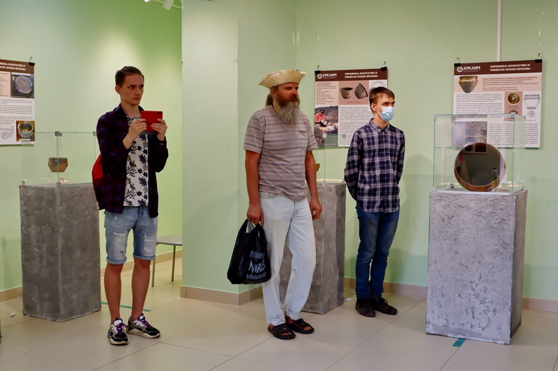 В Озерске открылась выставка из запасников Аркаима