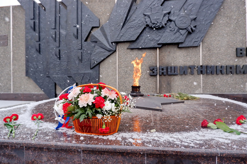 В Озерске в День Неизвестного солдата почтили память погибших воинов