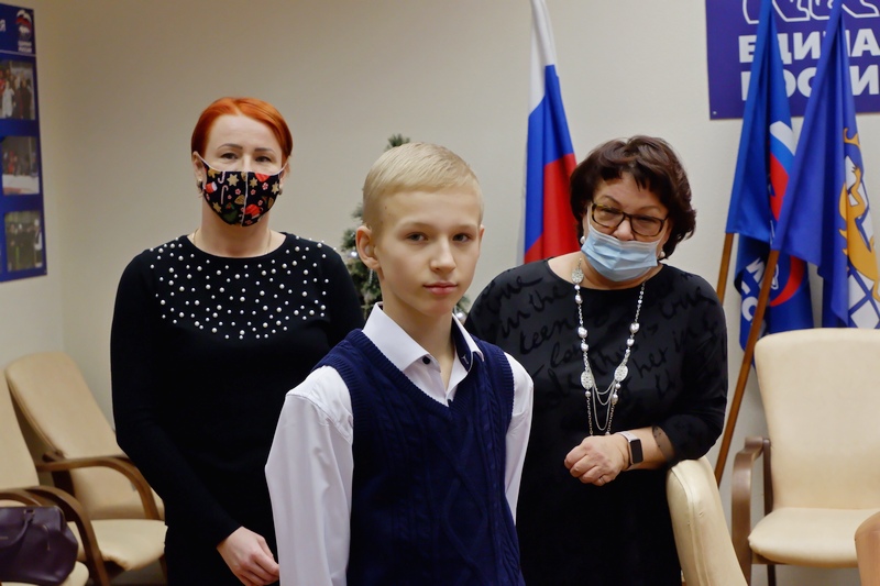 «Елка желаний» продолжает исполнять детские мечты