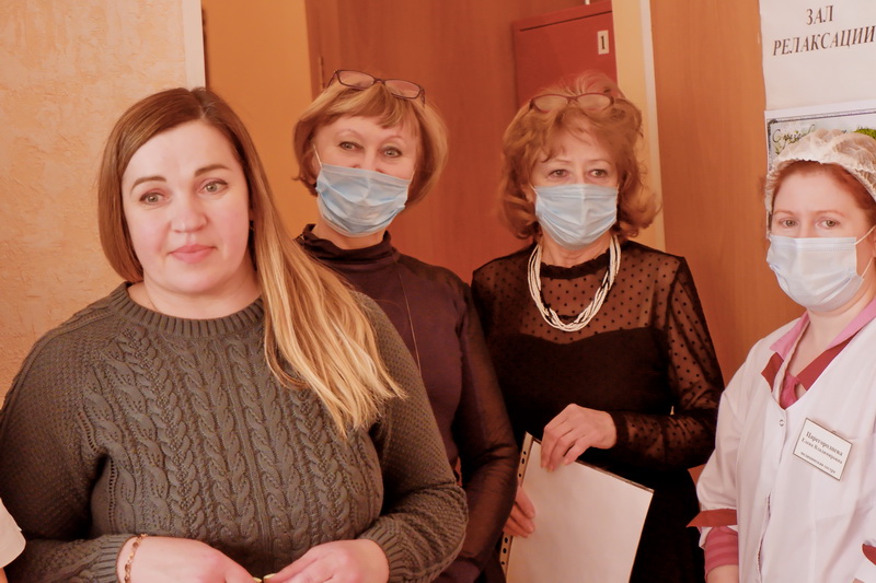В Озерске поздравили коллектив и посетительниц Комплексного центра