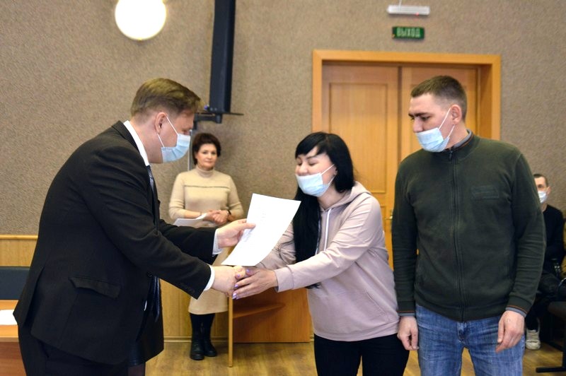 В Озерске 16 молодых семей получили жилищные сертификаты