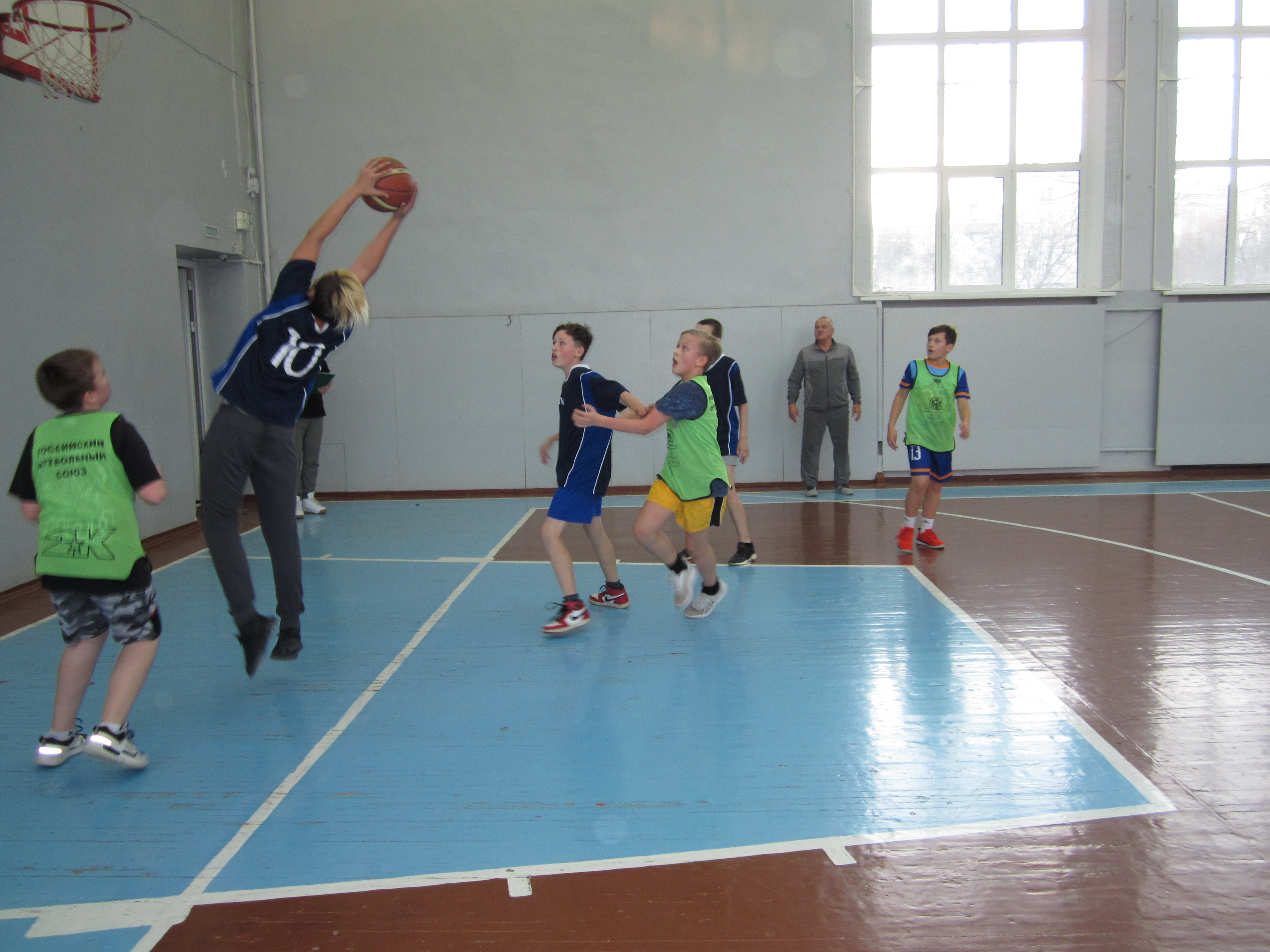 Школьные команды разыграли первенство по баскетболу 3×3