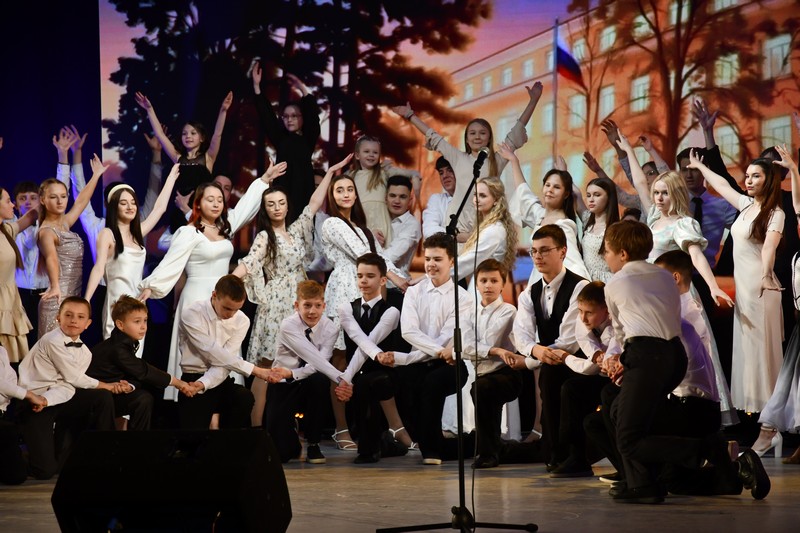 Несколько поколений выпускников объединил юбилей лицея №23