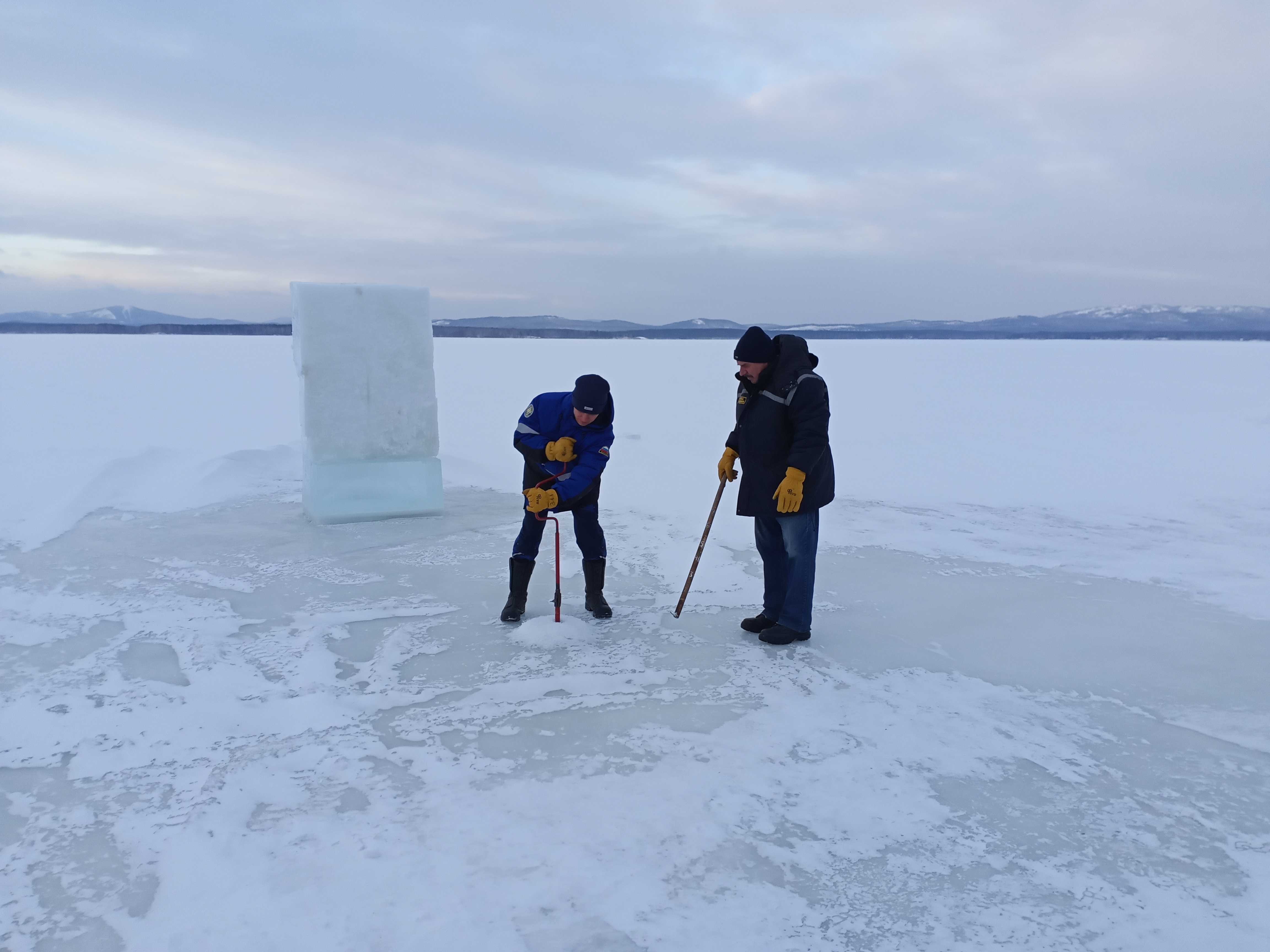 Замеры толщины льда
