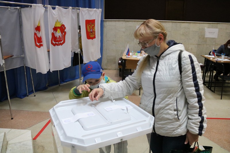  В Озерском городском округе завершилось голосование по поправкам к Конституции РФ