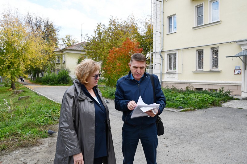 Обновление дворов в Озерске проходит совместно с жителями и депутатами