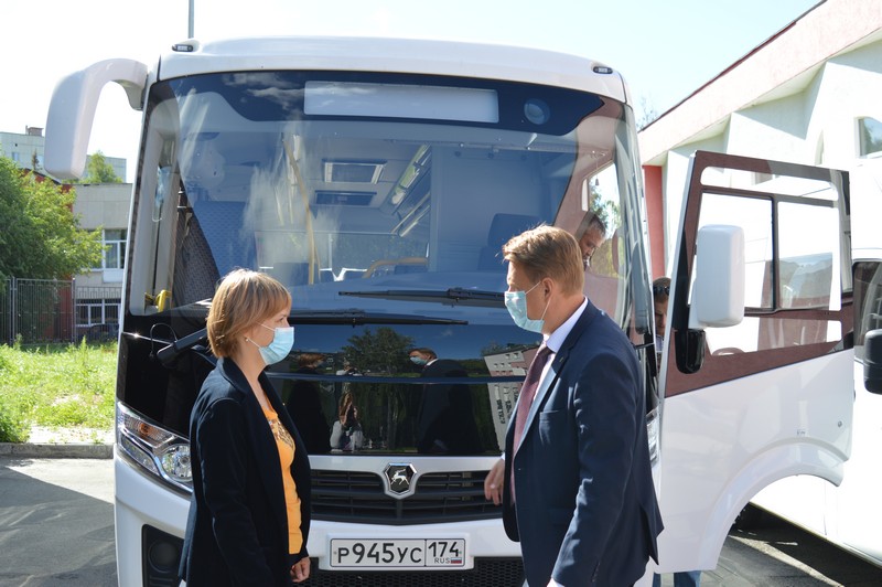 «Золотой петушок» приобрёл новый автобус для гастрольной деятельности