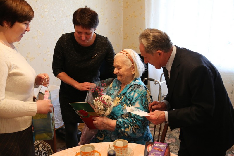 Ветеран из Новогорного отметила 100-летний юбилей
