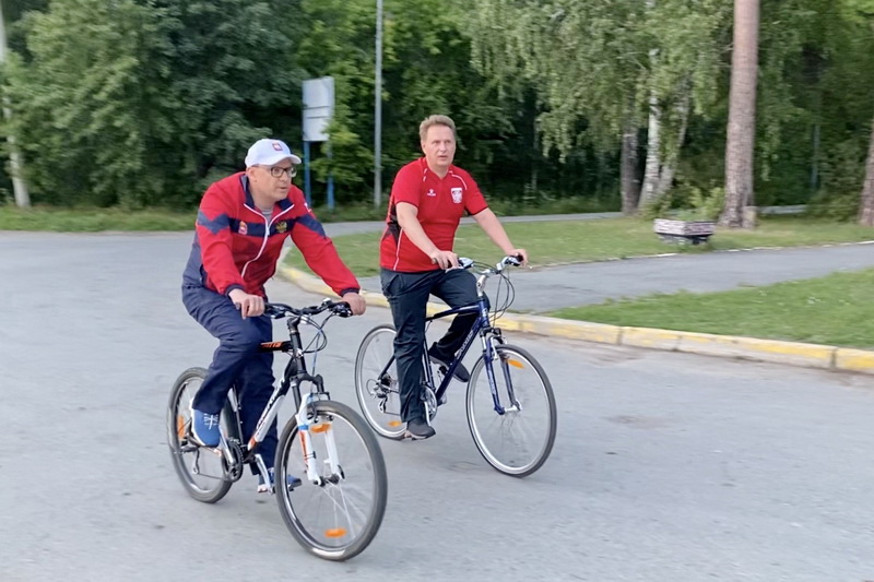 Губернатор и глава округа совершили велопрогулку по Озерску