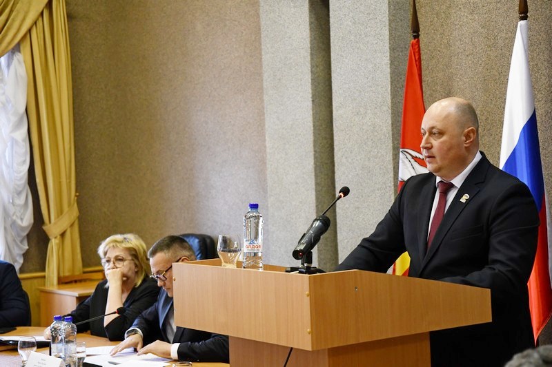 Глава округа выступил с отчётом перед депутатами