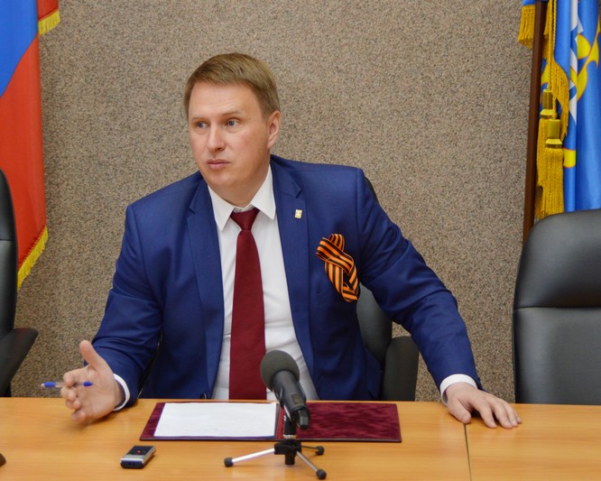 Евгений Щербаков: «Решение об отключении тепла в жилом секторе принято в соответствии с требованиями закона»