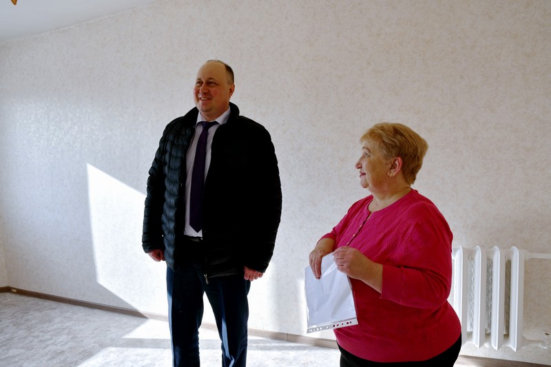 Долгожданное новоселье: две семьи из посёлка Бижеляк получили ключи от квартир