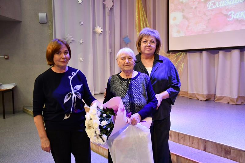 В Озерске тепло и сердечно поздравили мам и бабушек