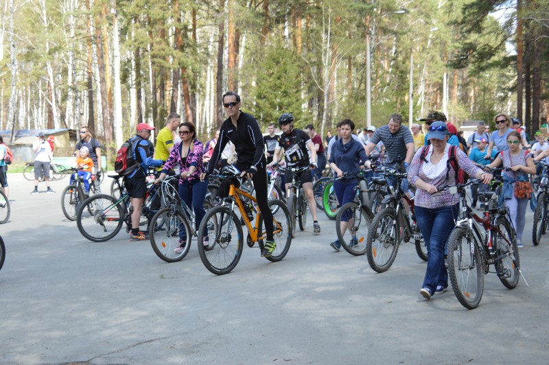 Любители велопрогулок и велодрайва открыли сезон