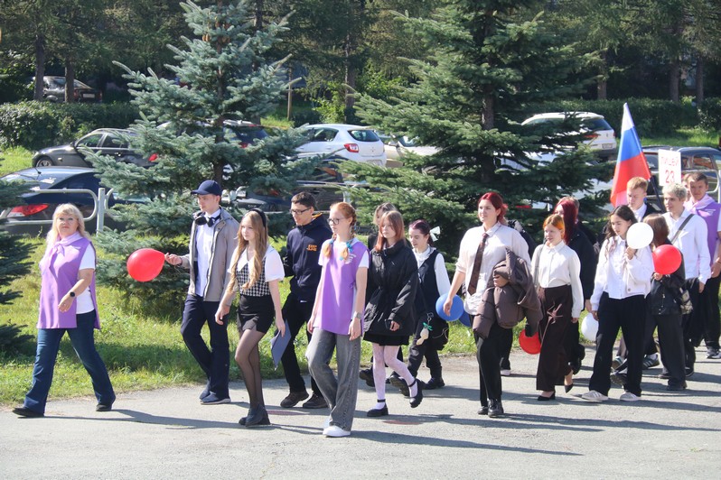 Выпускники получили напутствие от Озерска и ПО «Маяк» 
