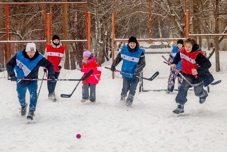 Самый популярный зимний турнир объединяет людей разных профессий и возрастов