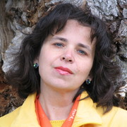 15 апреля в Центральной городской библиотеке Озёрска пройдет творческая встреча с современным уральским поэтом Евгенией Извариной